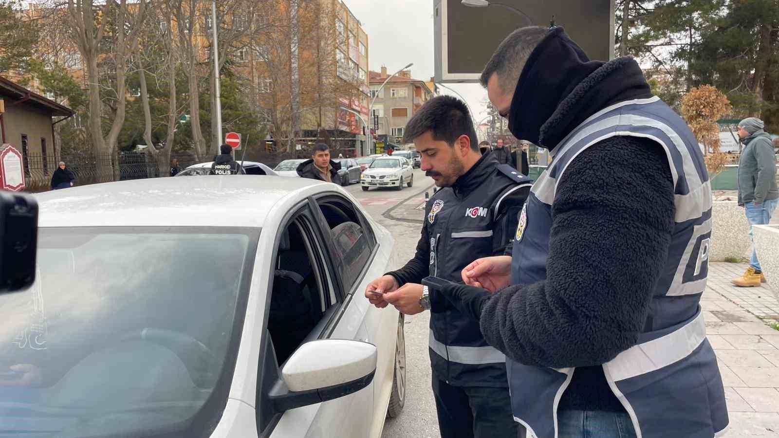 Karaman polisi yılbaşı öncesi denetimlerini arttırdı 4 karaman polisi yilbasi oncesi denetimlerini arttirdi 0 pmSDKcEp
