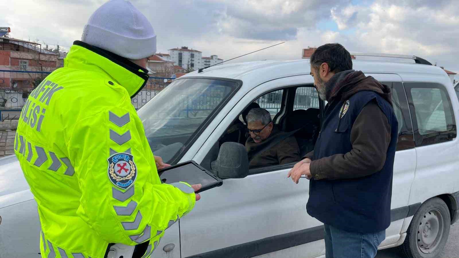 Karaman polisi yılbaşı öncesi denetimlerini arttırdı 9 karaman polisi yilbasi oncesi denetimlerini arttirdi 5