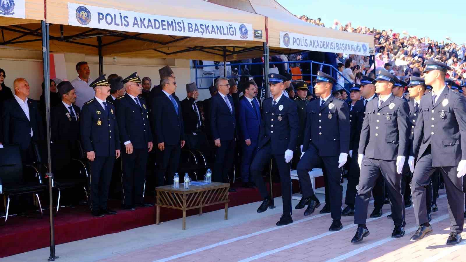 karaman pomemde 409 polis adayi mezun oldu 0 32igkbRY