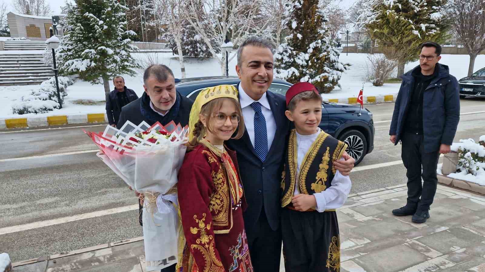 karaman valisi hayrettin cicek gorevine basladi 0