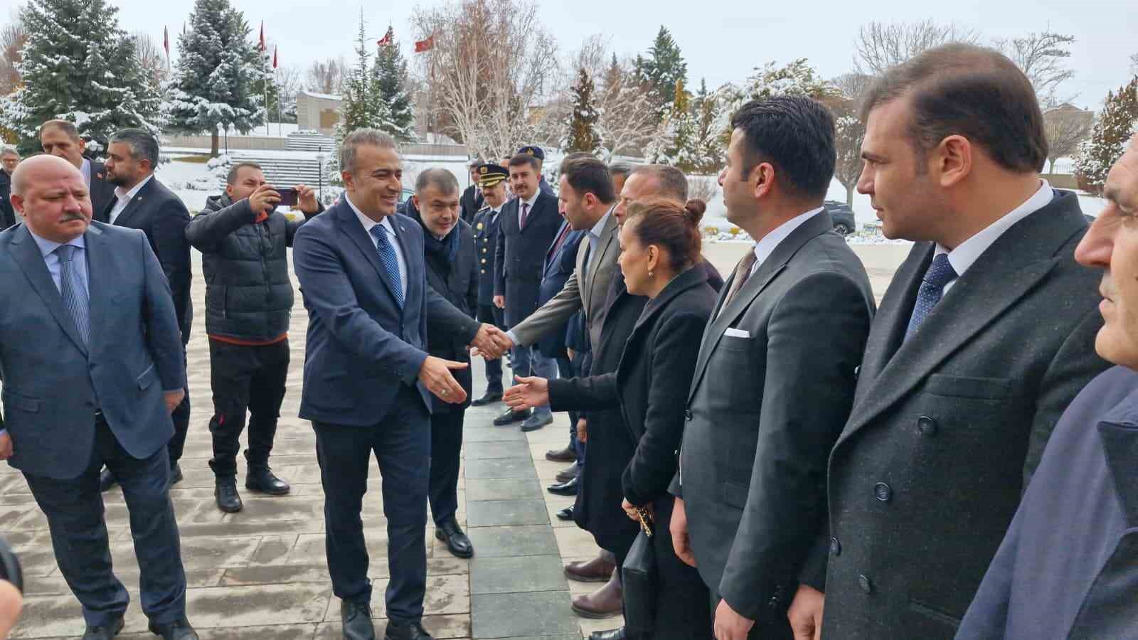 karaman valisi hayrettin cicek gorevine basladi 4 vCwrNaXn