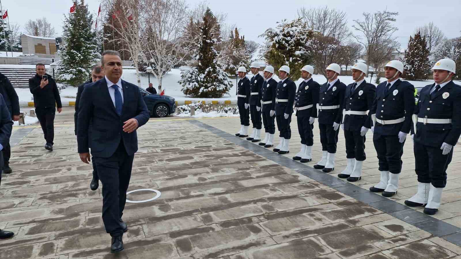 karaman valisi hayrettin cicek gorevine basladi 6 4ArVjrZW
