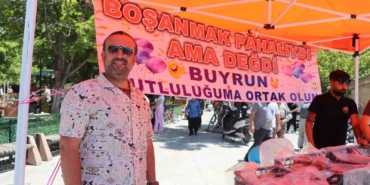 karamanda-11-yillik-evliligi-sona-eren-gurbetci-lokma-dagitarak-bosanmasini-kutladi-RKOwjweK.jpg