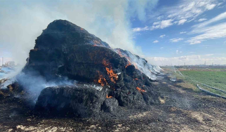karamanda-300-ton-saman-balyasi-kul-oldu-JtWp1lPg.jpg