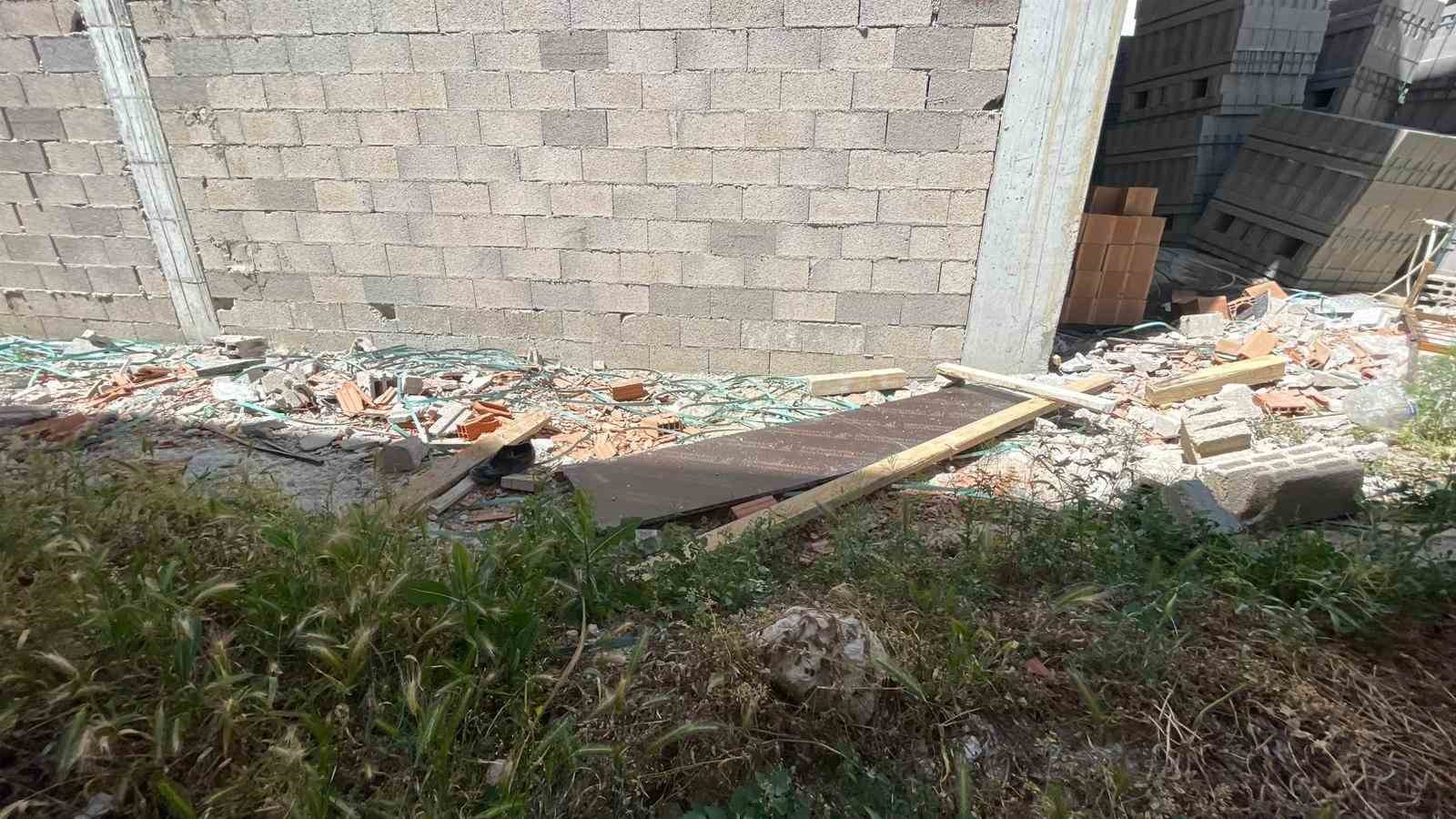 Karaman’da 3’üncü kattan düşen kalıp ustası ağır yaralandı 4 karamanda 3uncu kattan dusen kalip ustasi agir yaralandi 0 L4Tjzpzq