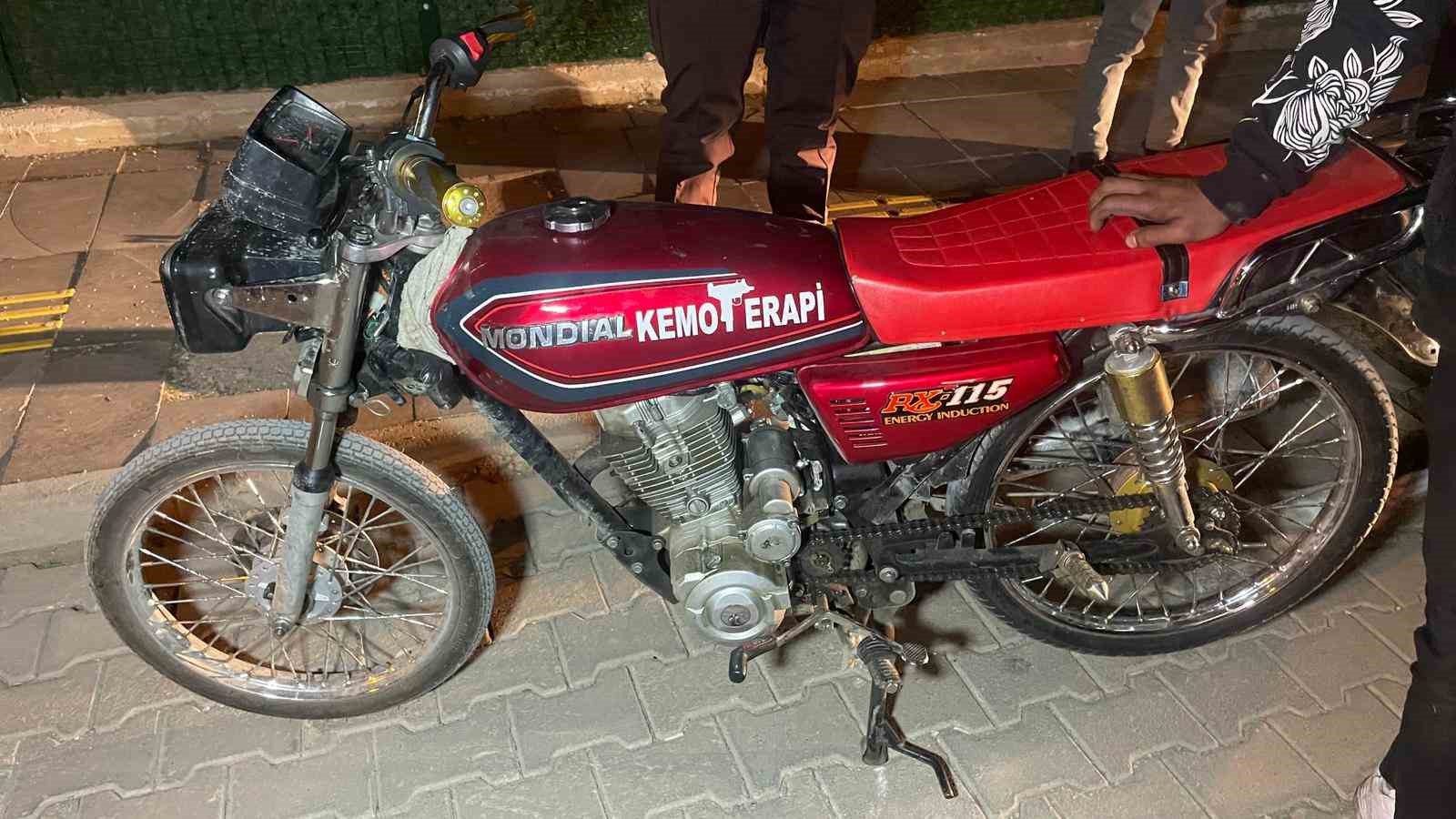 Karaman’da 5 motosiklet parası ceza yiyen sürücünün rahatlığı pes dedirtti 4 karamanda 5 motosiklet parasi ceza yiyen surucunun rahatligi pes dedirtti 0 7tzOwS7N