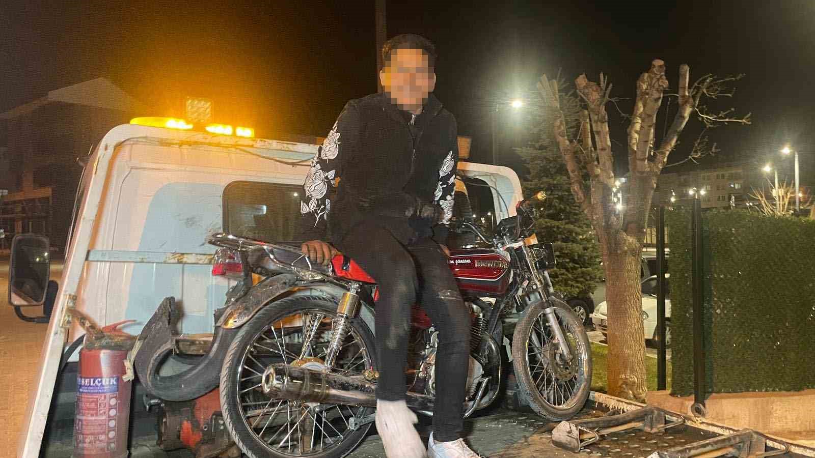 Karaman’da 5 motosiklet parası ceza yiyen sürücünün rahatlığı pes dedirtti 5 karamanda 5 motosiklet parasi ceza yiyen surucunun rahatligi pes dedirtti 1 1Ugr5APw