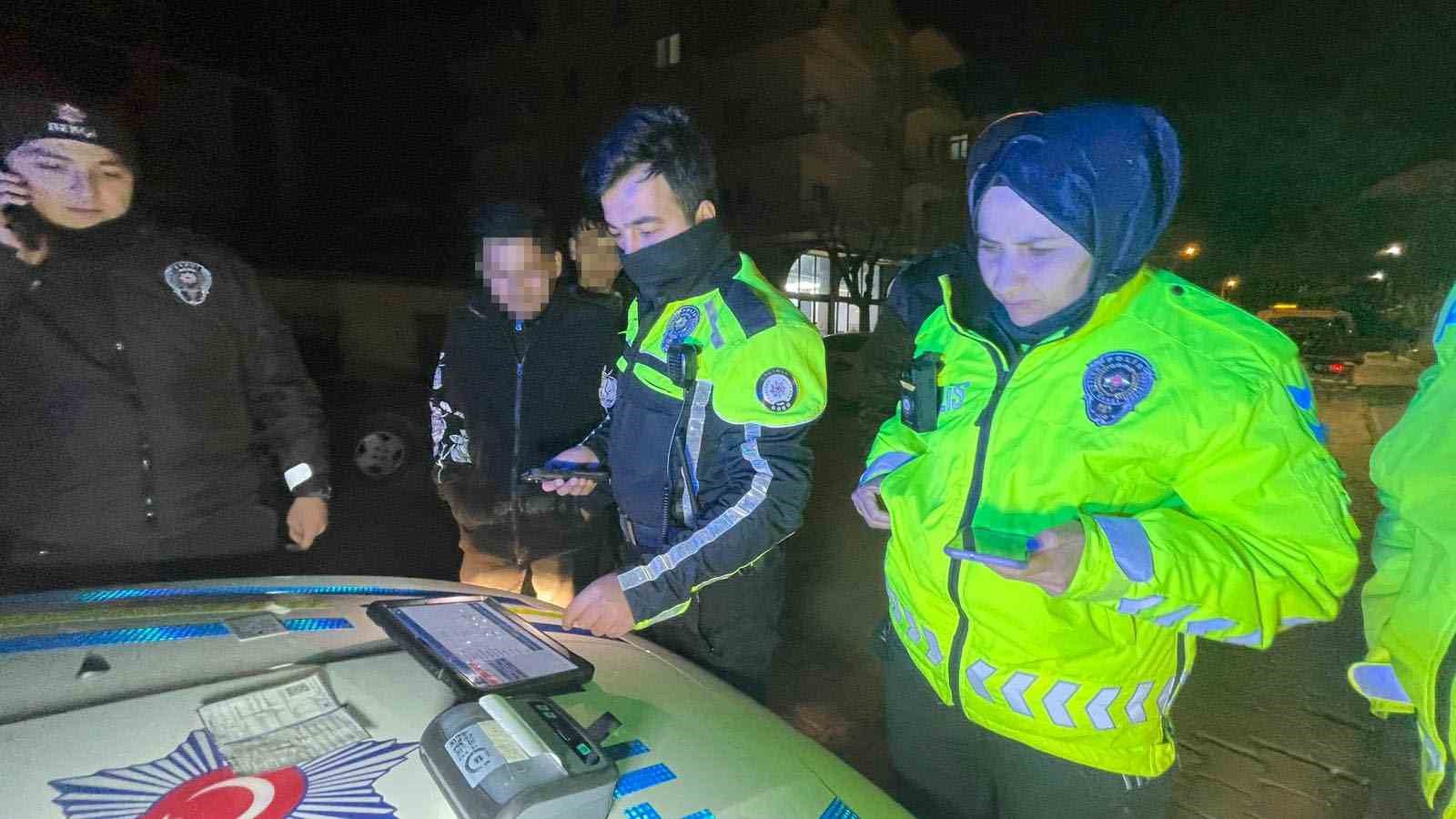 Karaman’da 5 motosiklet parası ceza yiyen sürücünün rahatlığı pes dedirtti 7 karamanda 5 motosiklet parasi ceza yiyen surucunun rahatligi pes dedirtti 3 rpVYtUdN
