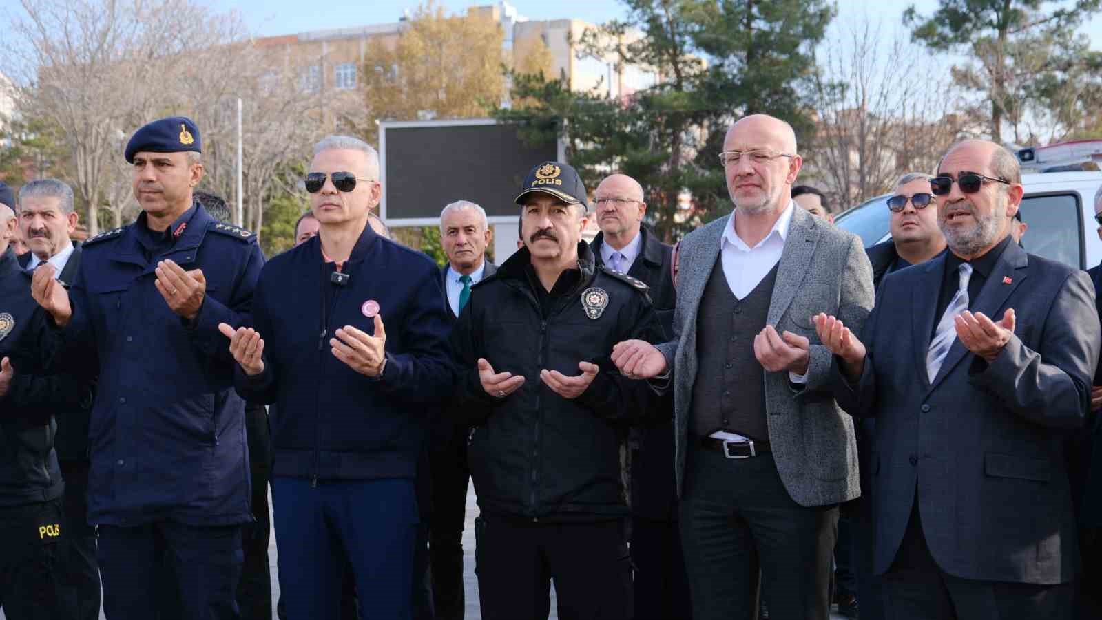 Karaman’da 51 araç törenle emniyet ve jandarmaya tahsis edildi 6 karamanda 51 arac torenle emniyet ve jandarmaya tahsis edildi 2