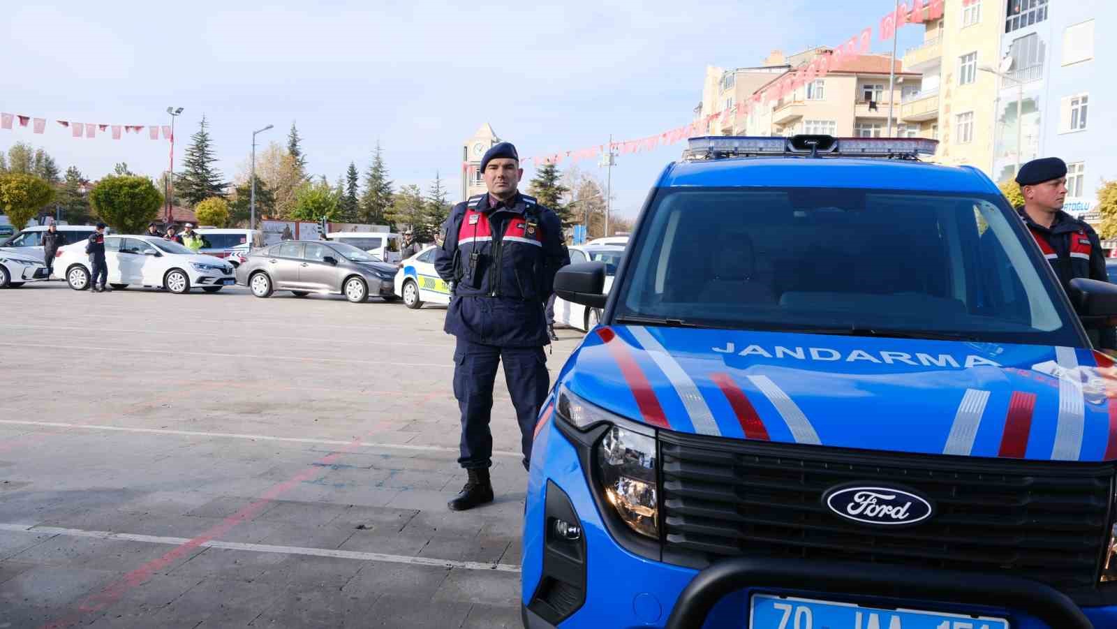 Karaman’da 51 araç törenle emniyet ve jandarmaya tahsis edildi 7 karamanda 51 arac torenle emniyet ve jandarmaya tahsis edildi 3 HBRPOOKp