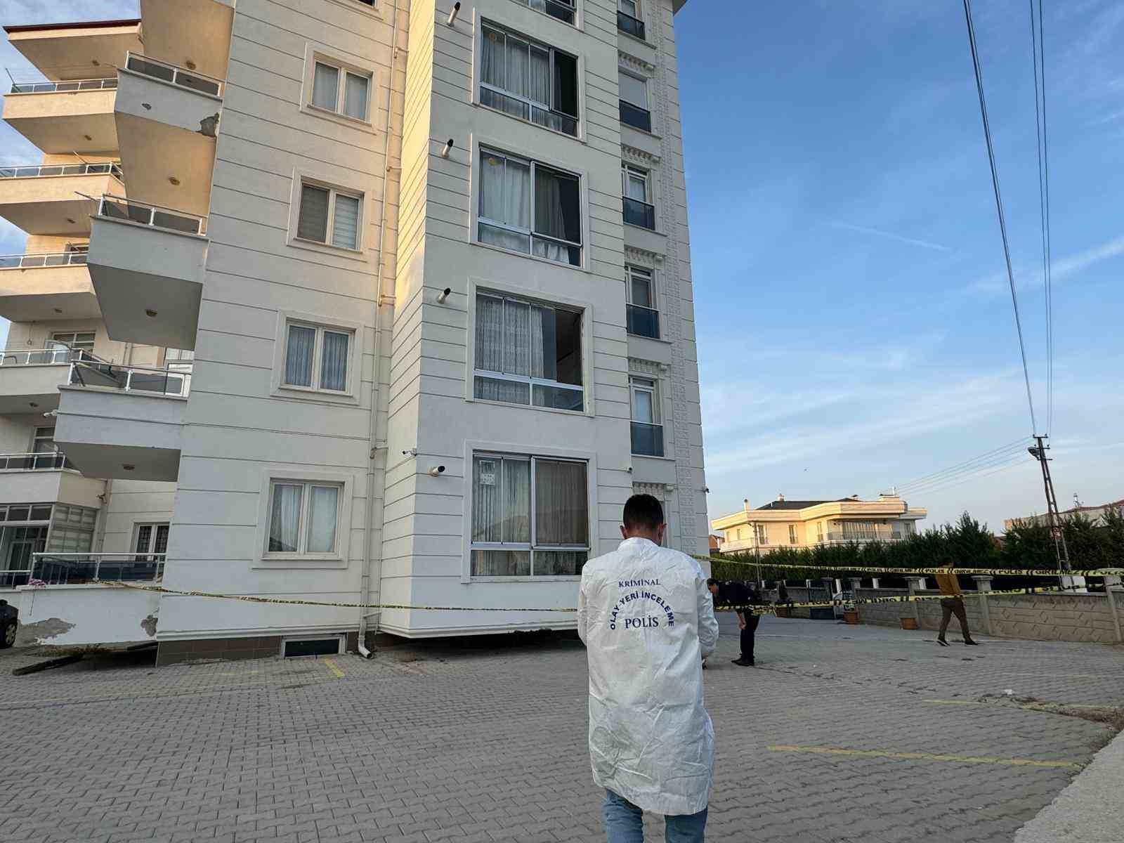 karamanda 5inci kattan dusen ogretmen hayatini kaybetti 3 ZMNbcj2L