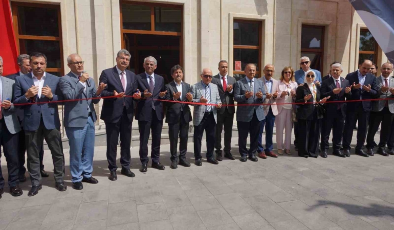 karamanda-ahmet-kelesoglu-arkeoloji-ve-etnografya-muzesi-torenle-acildi-NGxUA4eJ.jpg