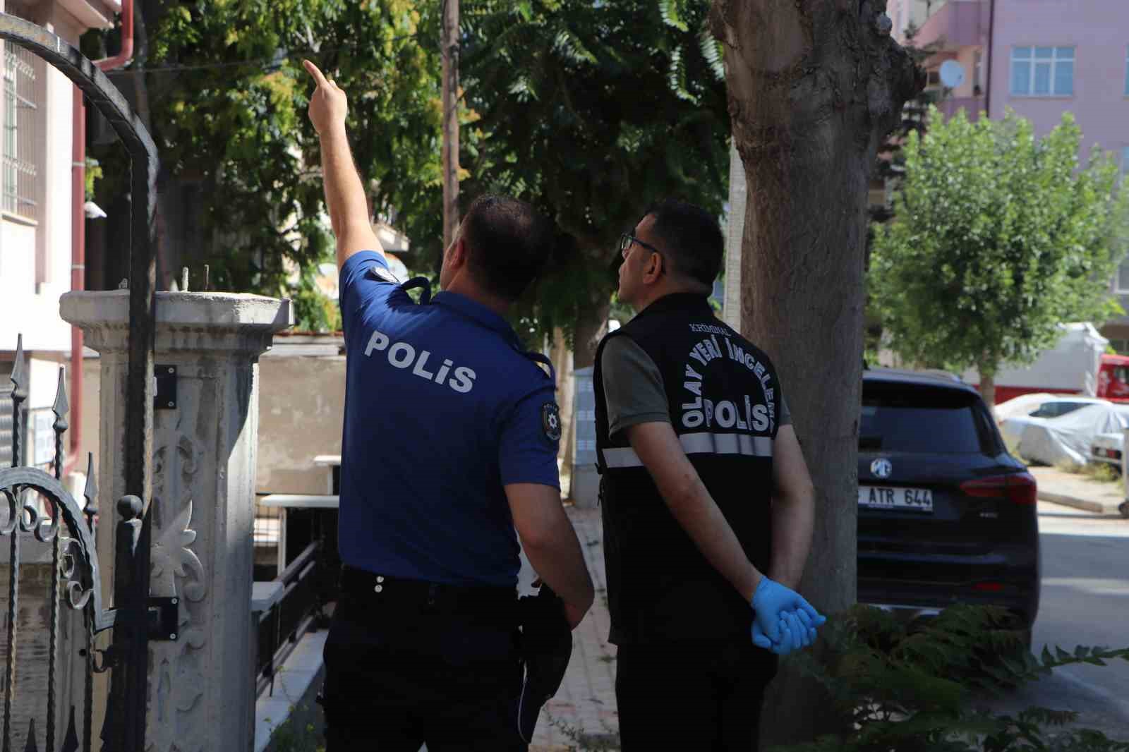Karaman’da balkondan düşen şahıs yaralandı 6 karamanda balkondan dusen sahis yaralandi 2