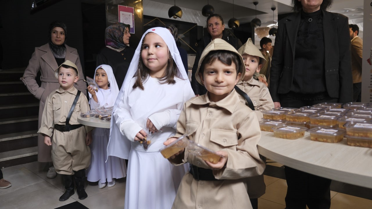 karamanda canakkale zaferinin 111 yilina ozel golge tiyatrosu 4 2Nuq56QK