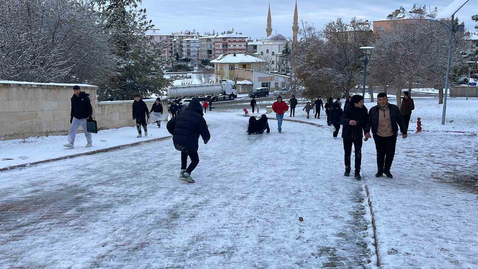 karamanda cocuklar karin keyfini kayarak cikardi 2 Z1nbwYum