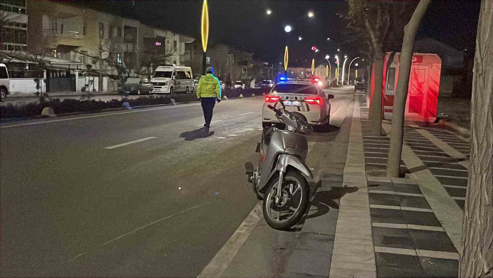 karamanda devrilen motosikletin surucusu yaralandi 0 qRmfzNTc