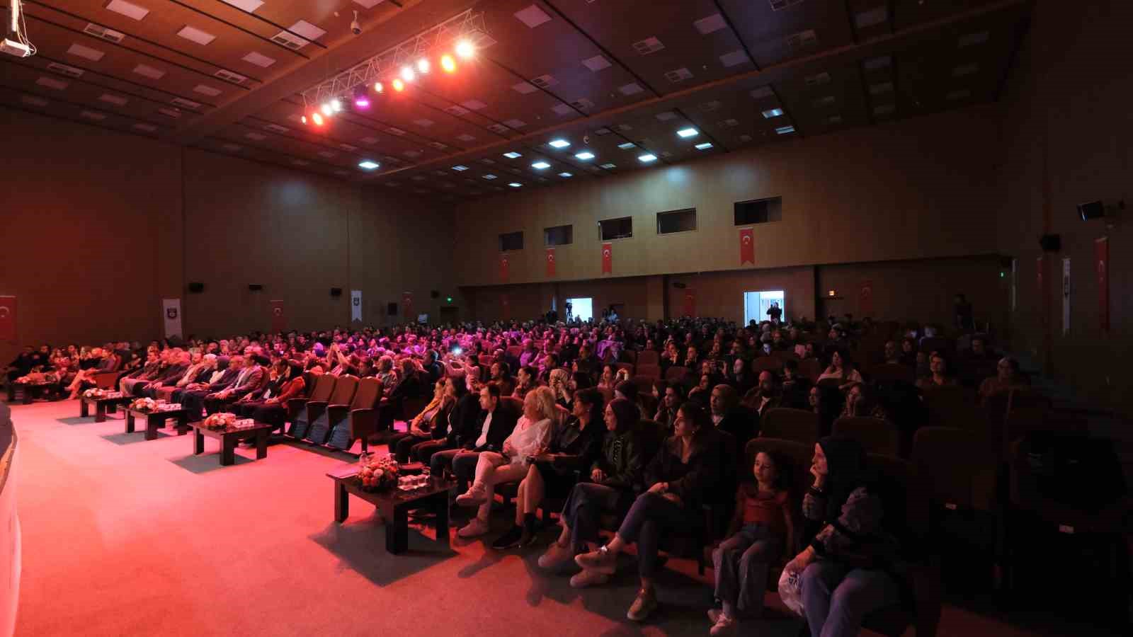 Karaman’da "Dilimizin Renkleri" konseri 7 karamanda dilimizin renkleri konseri 3 X4lOjJlK
