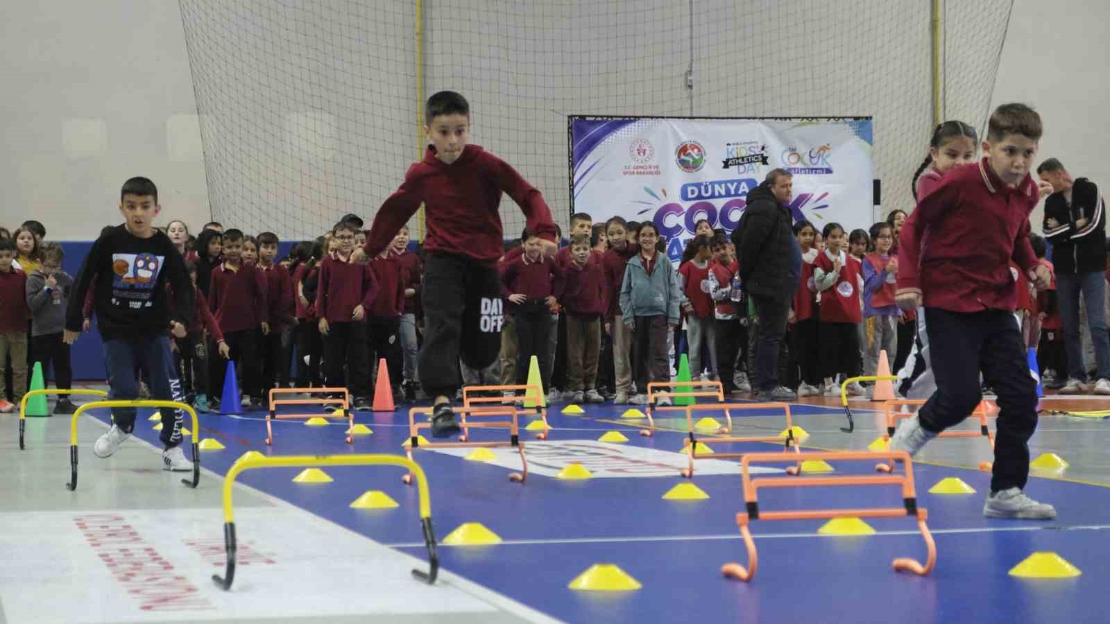 Karaman’da Dünya Çocuk Atletizm Günü kutlandı 6 karamanda dunya cocuk atletizm gunu kutlandi 2 1OPMmDDF