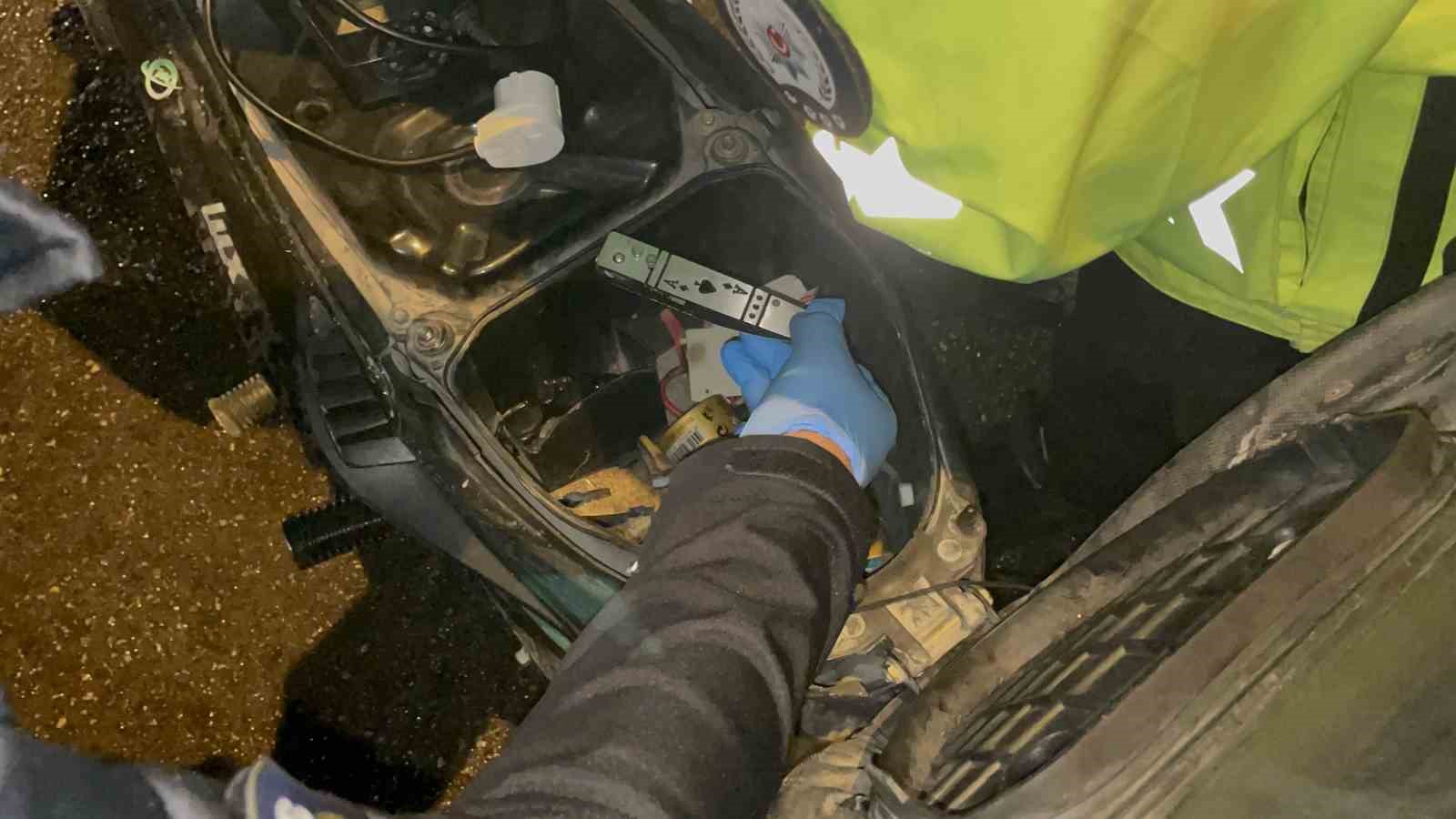 karamanda durakta otobusten inen yolcuya elektrikli bisiklet carpti 1 yarali 4 HrEY7lpU