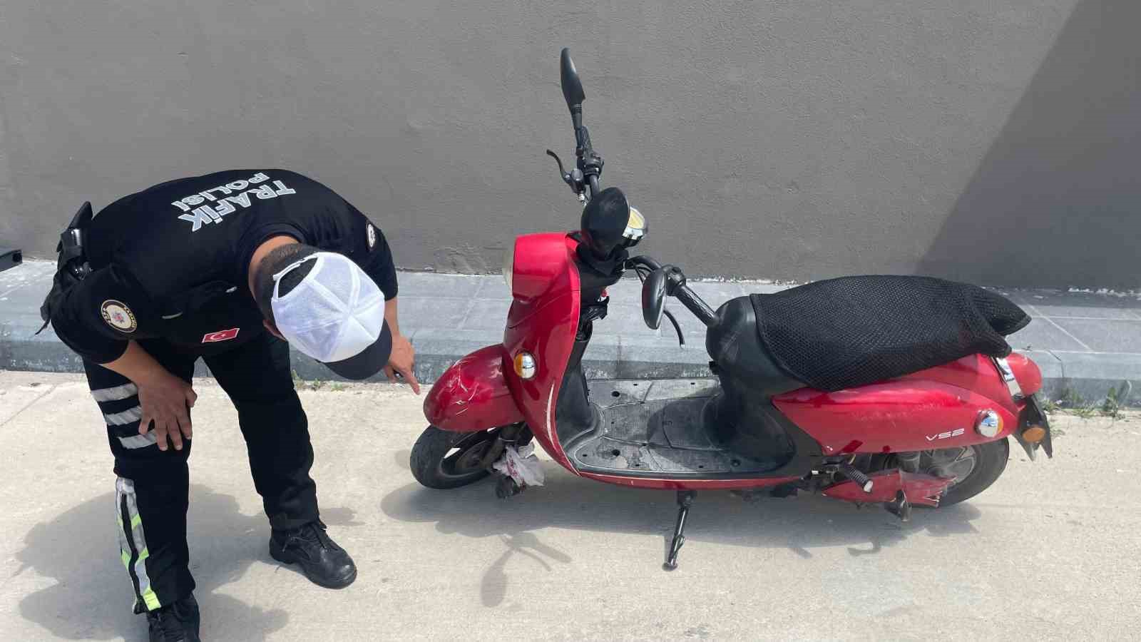 karamanda elektrikli bisiklet devrildi 1i agir 2 yarali 0 AOvPZjQX