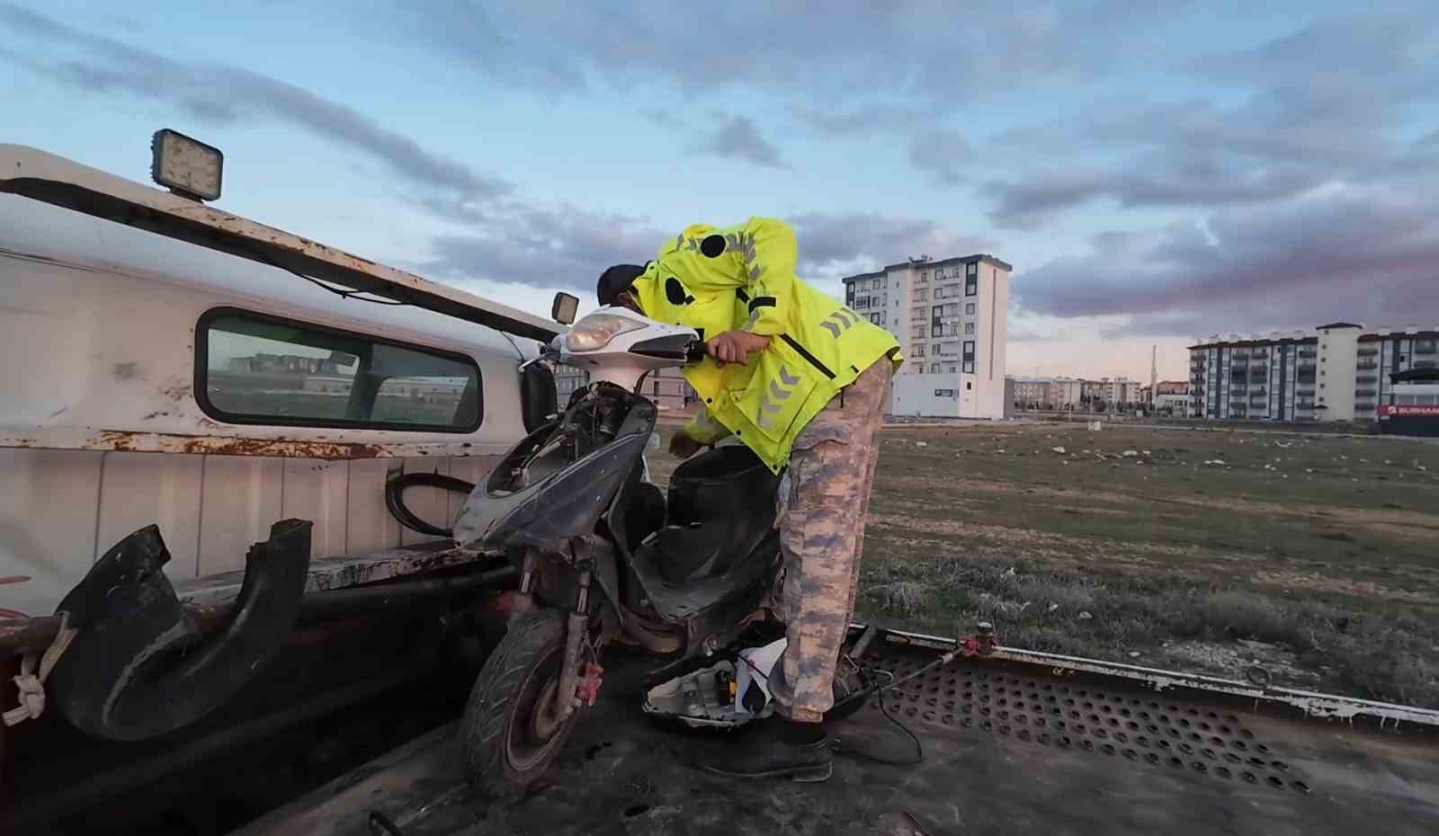 karamanda elektrikli bisiklet surucusu yaptigi kazada yaralandi 0 lwSlQUQr