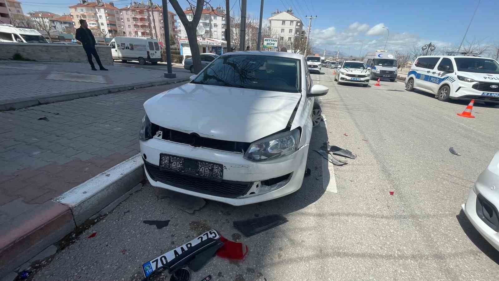 Karaman’da hafif ticari araç park halindeki otomobillere çarptı: 1 yaralı 7 karamanda hafif ticari arac park halindeki otomobillere carpti 1 yarali 3 zDgaIpTj