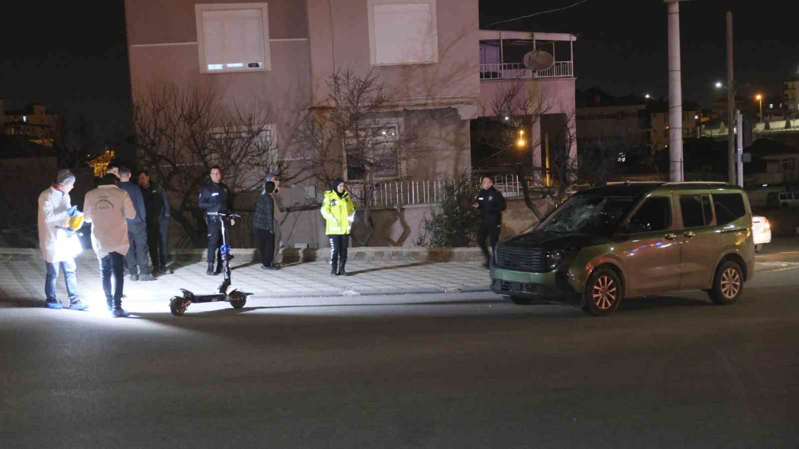 karamanda hafif ticari aracla scooter carpisti 1 agir yarali 2