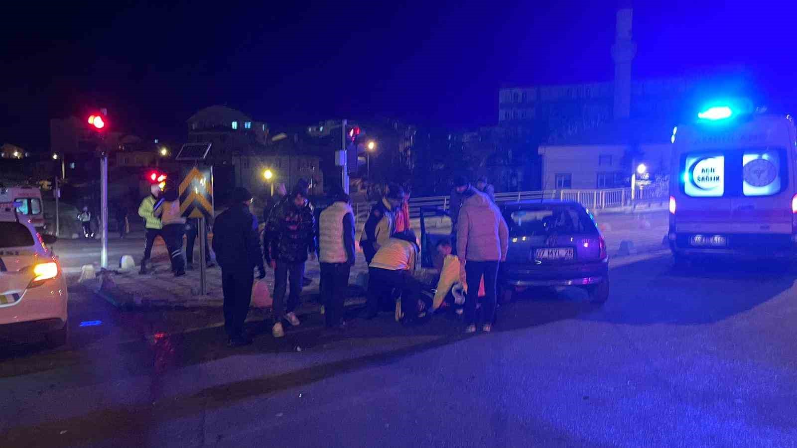 karamanda iki otomobil carpisti 3 yarali 5 v5aQZWKB