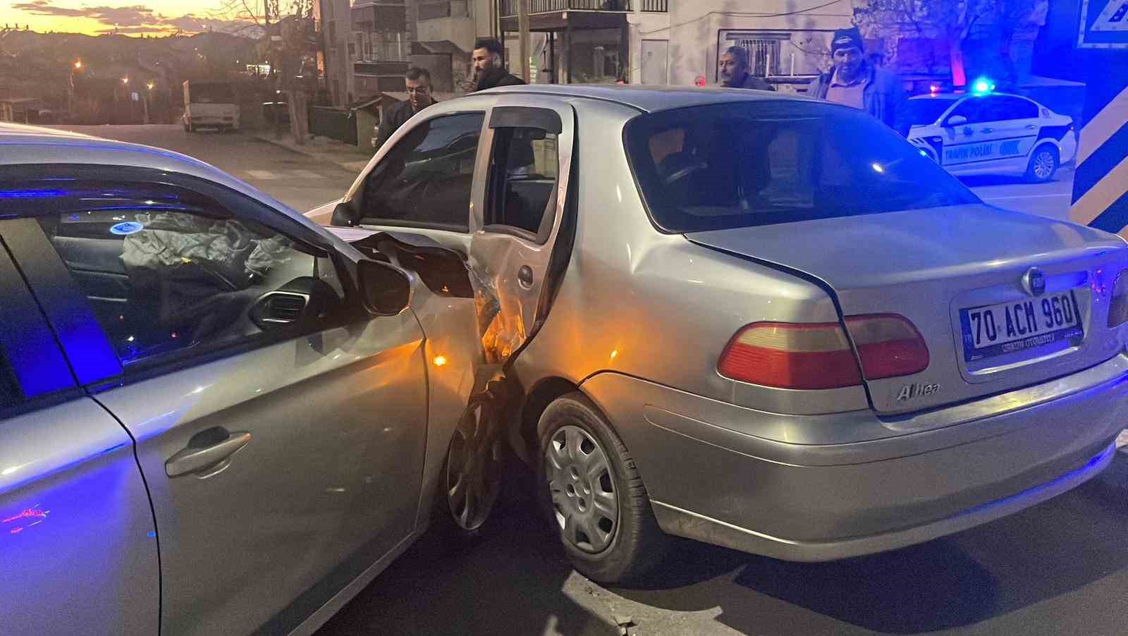 karamanda iki otomobil carpisti 6 yarali 1 naqDdKfW