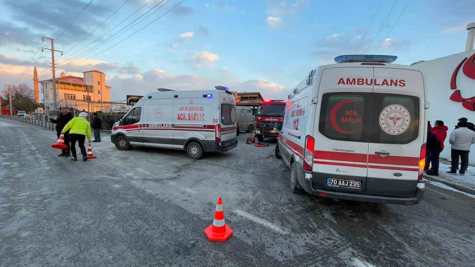 karamanda kamyon otomobile carpti 2 yarali 1 hZp16ULF