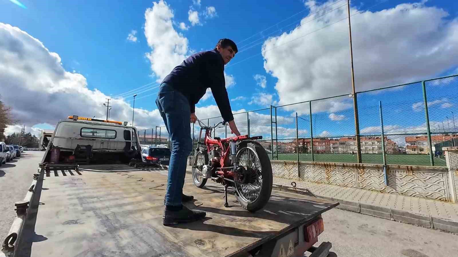 karamanda motosikletin carptigi polis memuru yaralandi 3