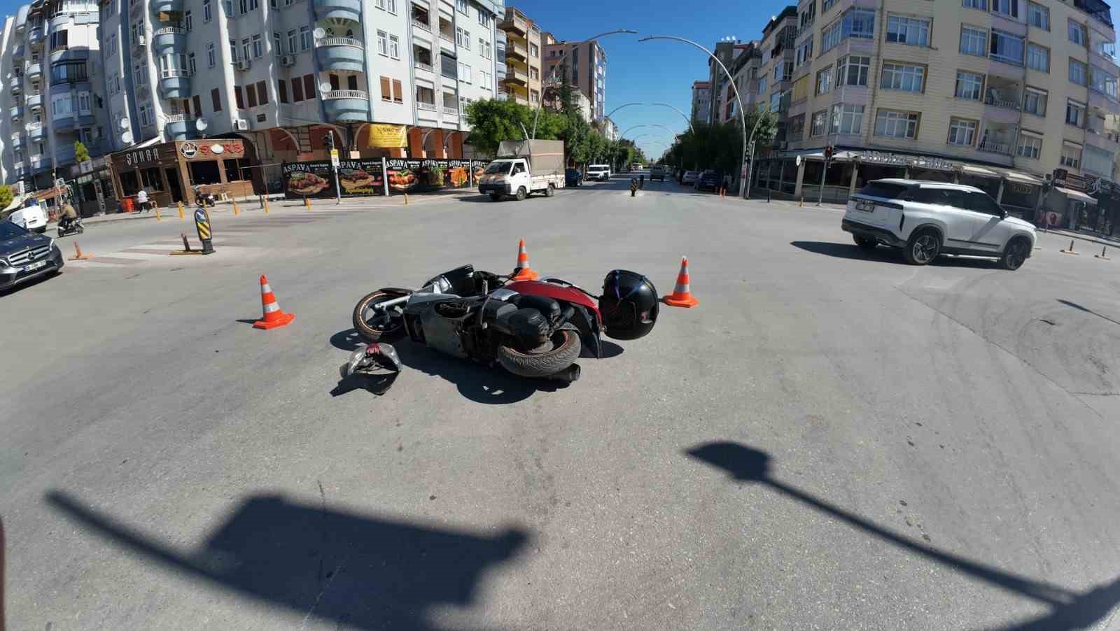 Karaman’da motosikletler çarpıştı: 2 yaralı 4 karamanda motosikletler carpisti 2 yarali 0 MFcOzYjb