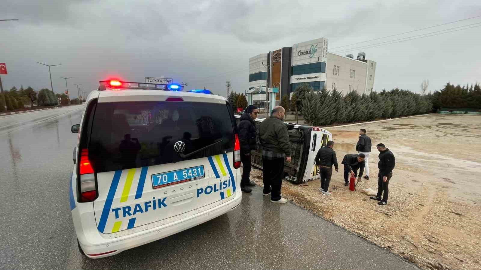 karamanda okul servisi sarampole devrildi 2 ZcwL4HHZ