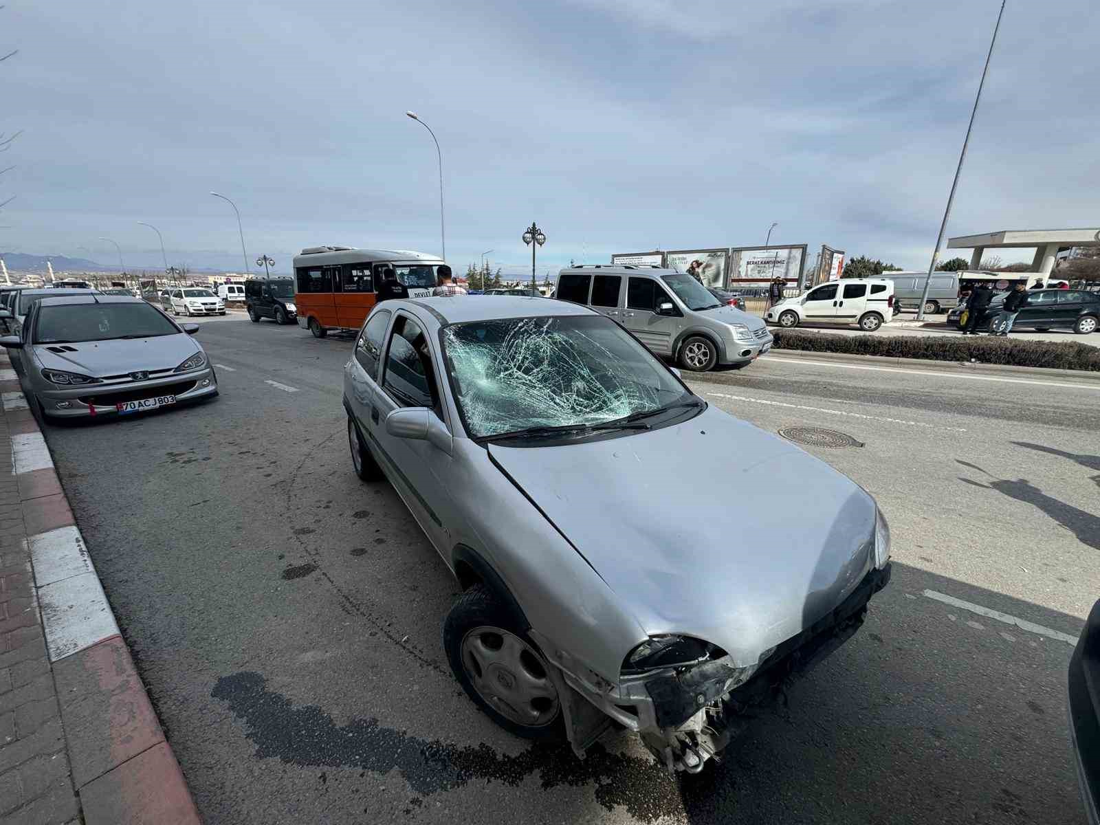 karamanda otomobil ile elektrikli bisiklet carpisti 2 yarali 2 OL3d6aR3