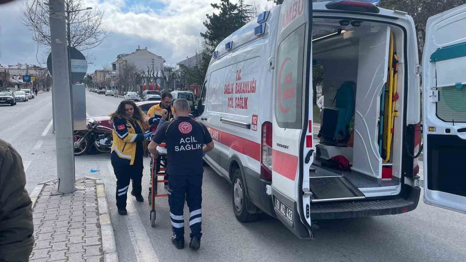karamanda otomobil motosikletle carpisti 1 yarali 0 WiQqJYba