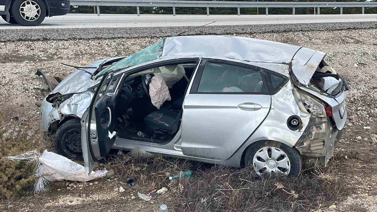 karamanda otomobil sarampole takla atti 1 yarali 1 4LtULe3K