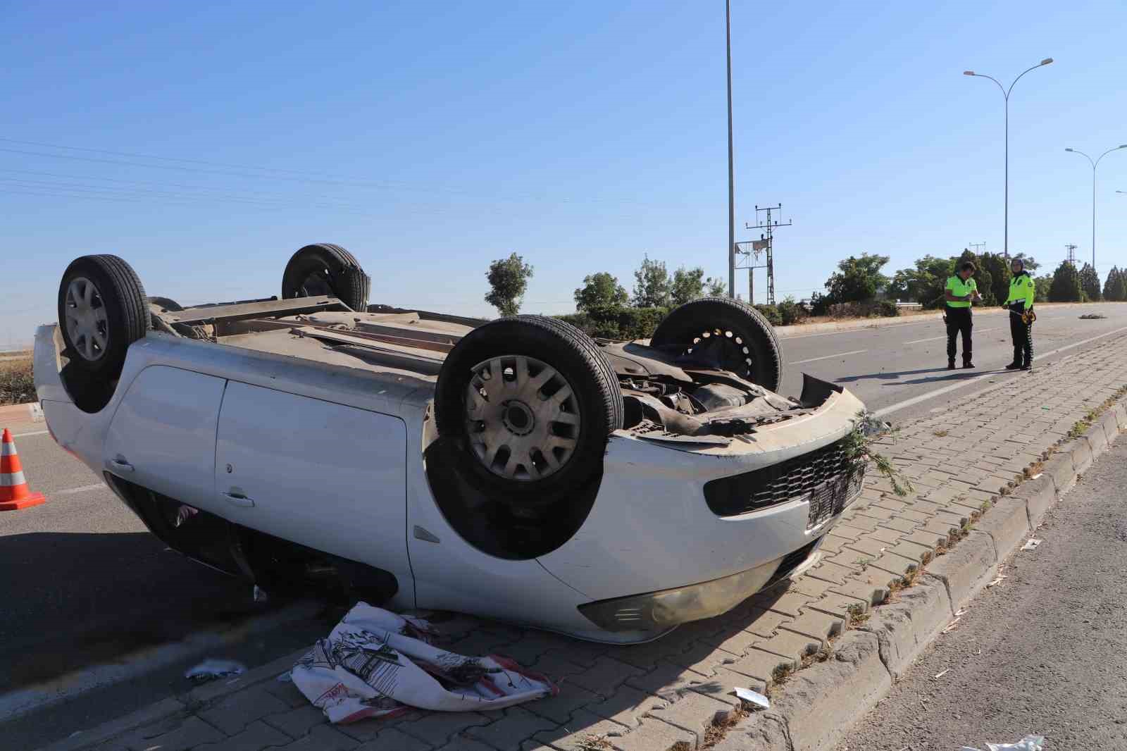 karamanda otomobil takla atti 5 yarali 0 44sr1kZe