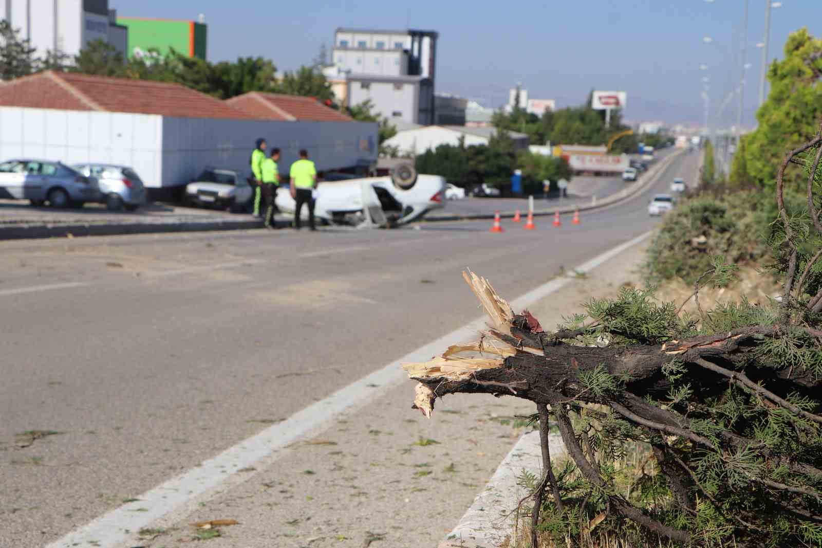 karamanda otomobil takla atti 5 yarali 1