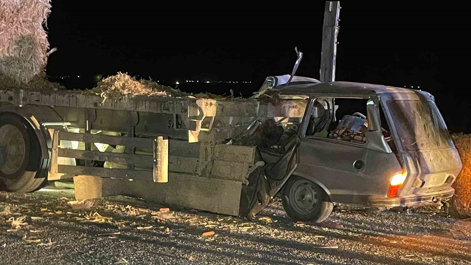 karamanda otomobil tira ok gibi saplandi kari koca hayatini kaybetti 3 dWYIntBG