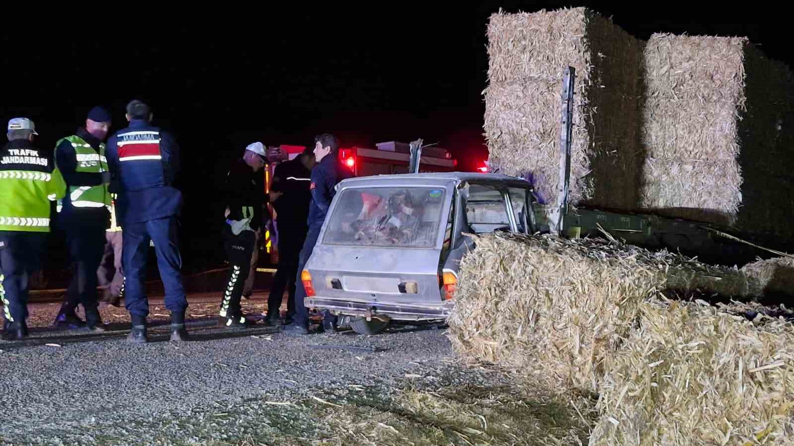 karamanda otomobil tira ok gibi saplandi kari koca hayatini kaybetti 9 AWSuSJB2
