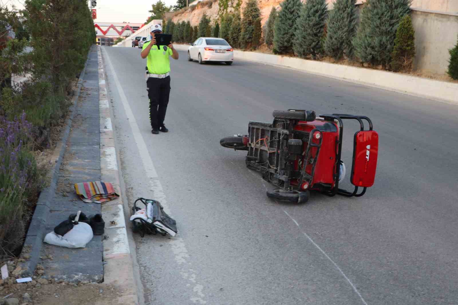 Karaman’da otomobilin çarptığı elektrikli bisikletin sürücüsü ağır yaralandı 6 karamanda otomobilin carptigi elektrikli bisikletin surucusu agir yaralandi 2 nMImE7vw