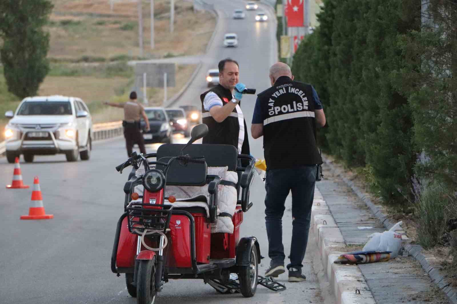 Karaman’da otomobilin çarptığı elektrikli bisikletin sürücüsü ağır yaralandı 7 karamanda otomobilin carptigi elektrikli bisikletin surucusu agir yaralandi 3 AmdHu9jk