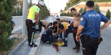 karamanda-otomobilin-carptigi-elektrikli-bisikletin-surucusu-agir-yaralandi-H9hTNxwB.jpg