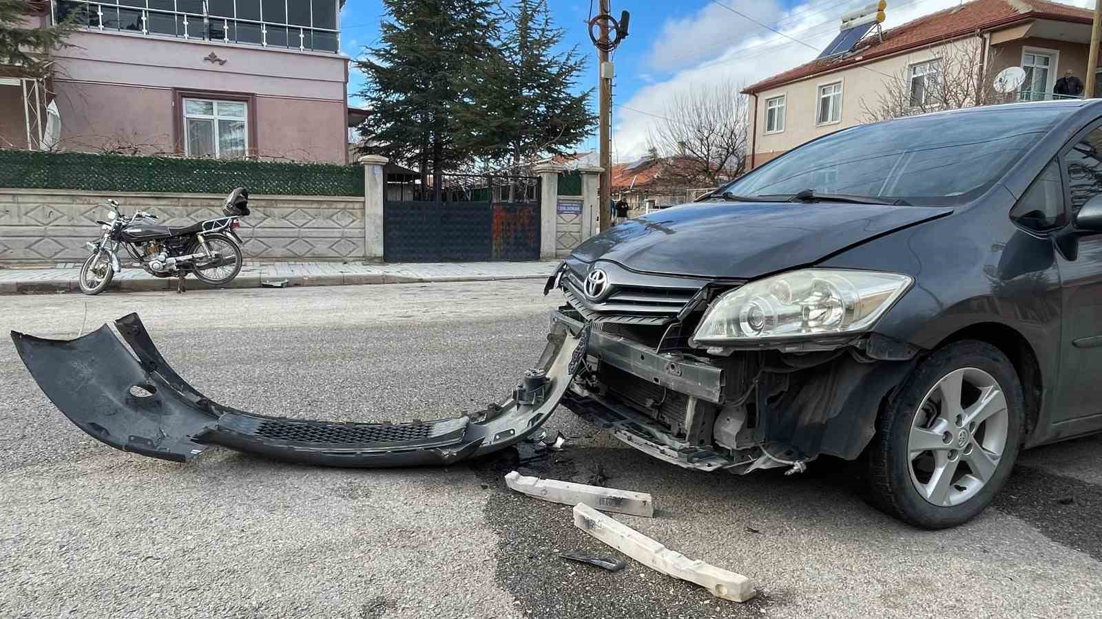 karamanda otomobille carpisan motosiklet surucusunun cenesi kirildi 0 buG3BHhV