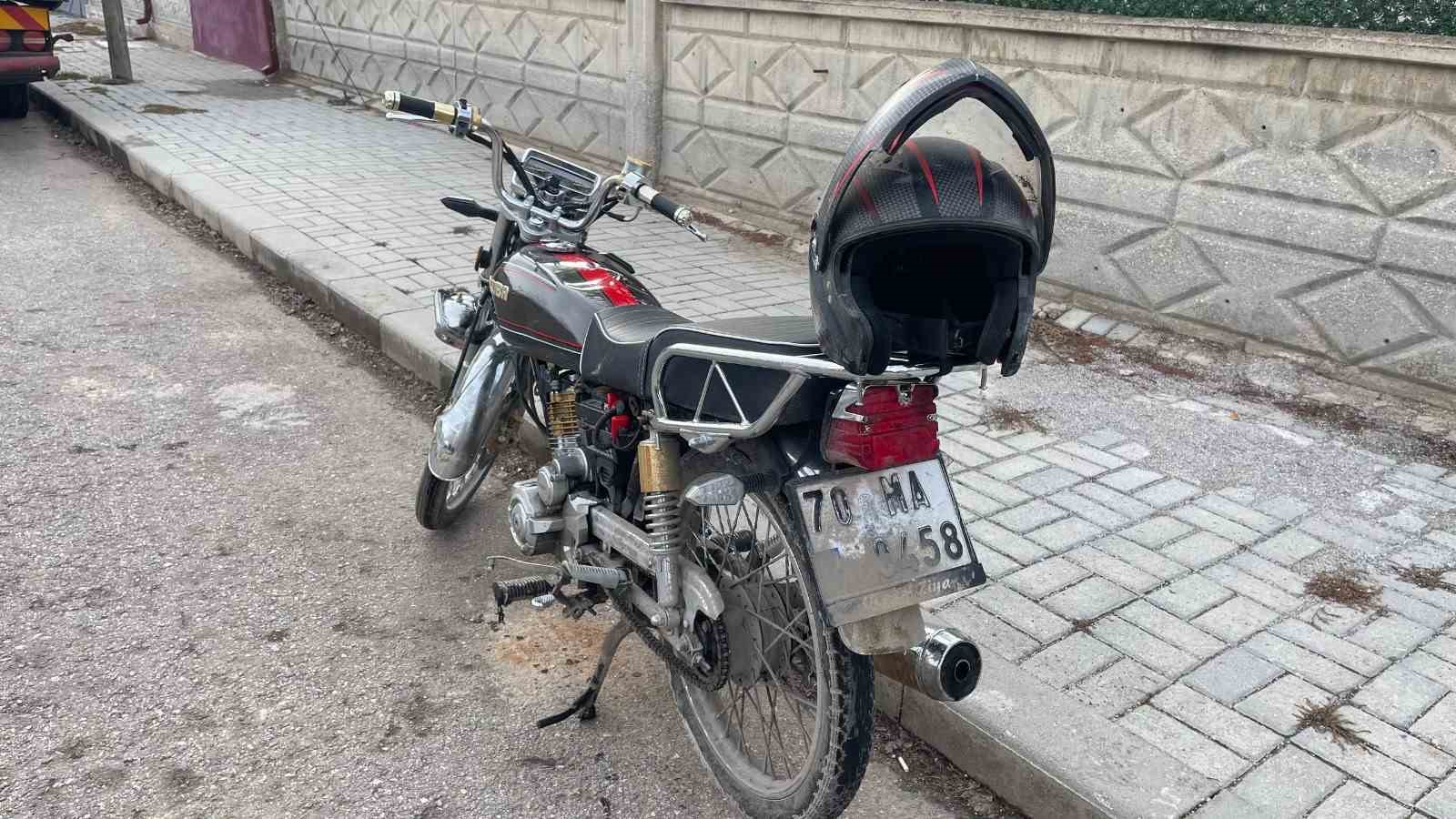 karamanda otomobille carpisan motosiklet surucusunun cenesi kirildi 1 5hzNSZPS