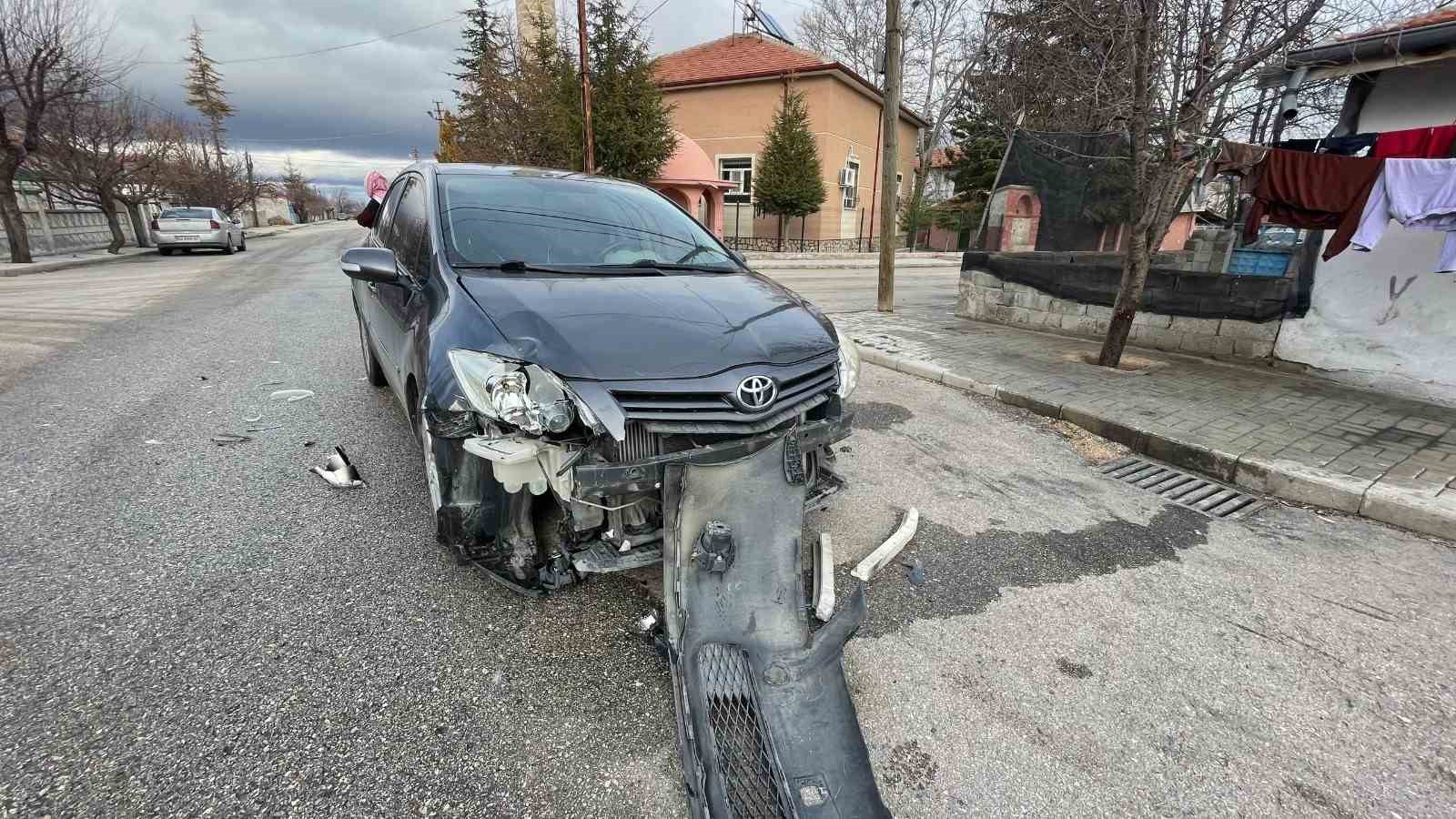 karamanda otomobille carpisan motosiklet surucusunun cenesi kirildi 2 PtdpUqyI