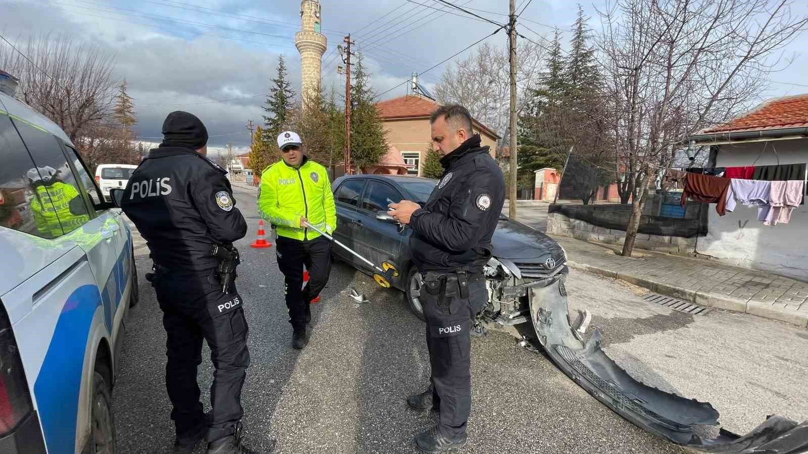 karamanda otomobille carpisan motosiklet surucusunun cenesi kirildi 3 Jq4kpQl4