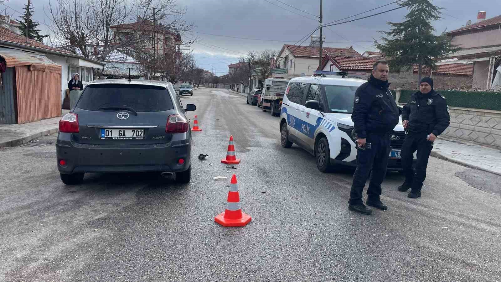 karamanda otomobille carpisan motosiklet surucusunun cenesi kirildi 4 5E9higfX