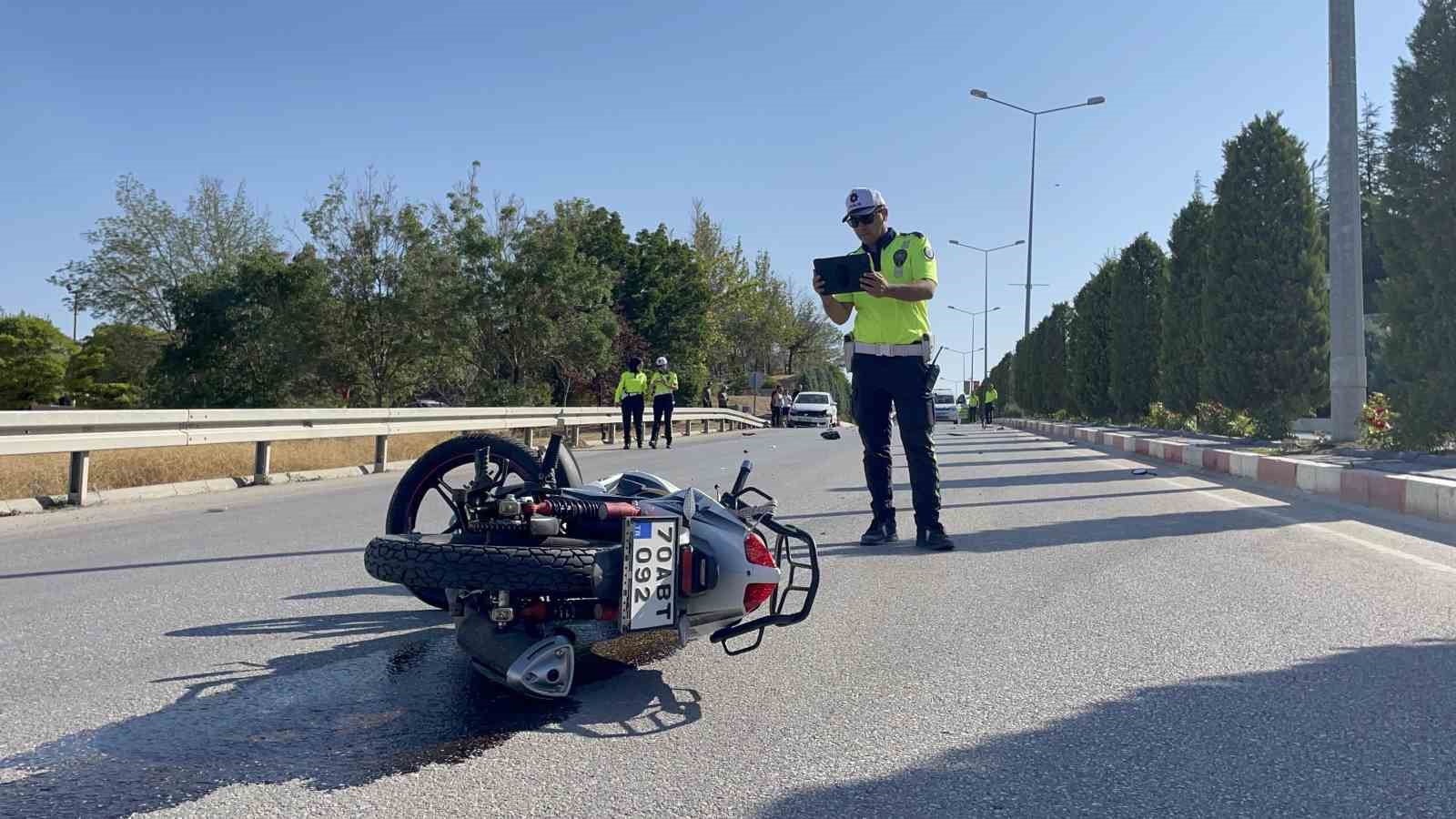 Karaman’da otomobille çarpışıp devrilen motosikletin sürücüsü yaralandı 4 karamanda otomobille carpisip devrilen motosikletin surucusu yaralandi 0 LfAXhTu3