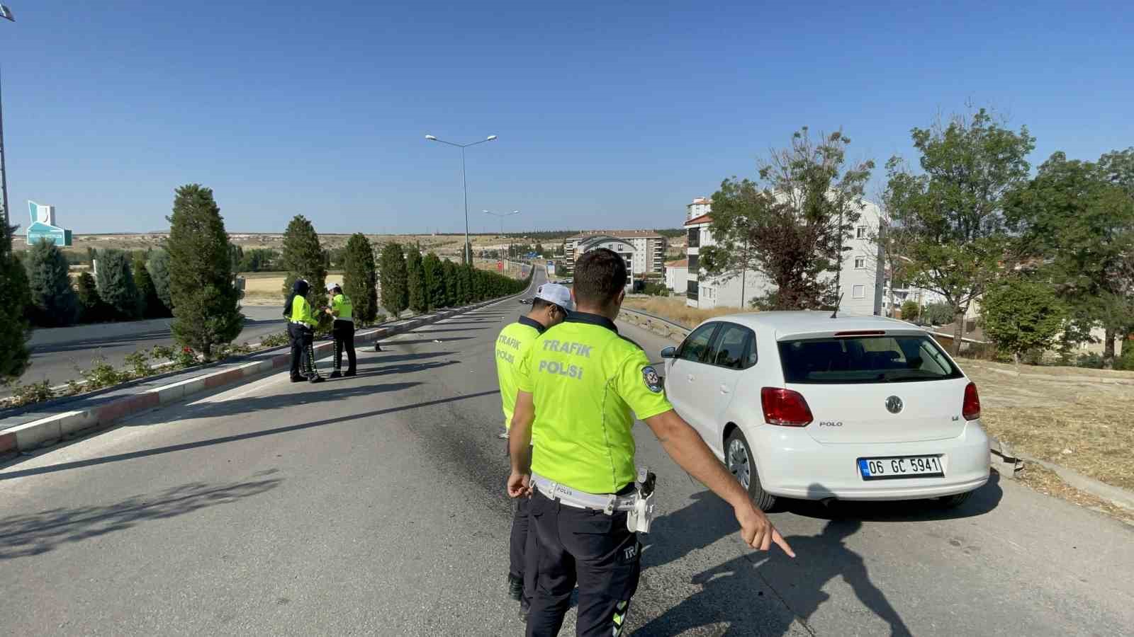 Karaman’da otomobille çarpışıp devrilen motosikletin sürücüsü yaralandı 5 karamanda otomobille carpisip devrilen motosikletin surucusu yaralandi 1 hQzenuwX